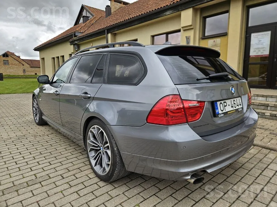 BMW 318 2010 photo 5