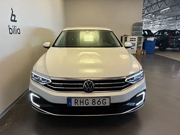Volkswagen Passat 2021 photo 2