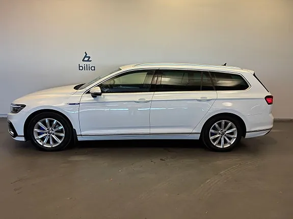 Volkswagen Passat 2021 photo 3