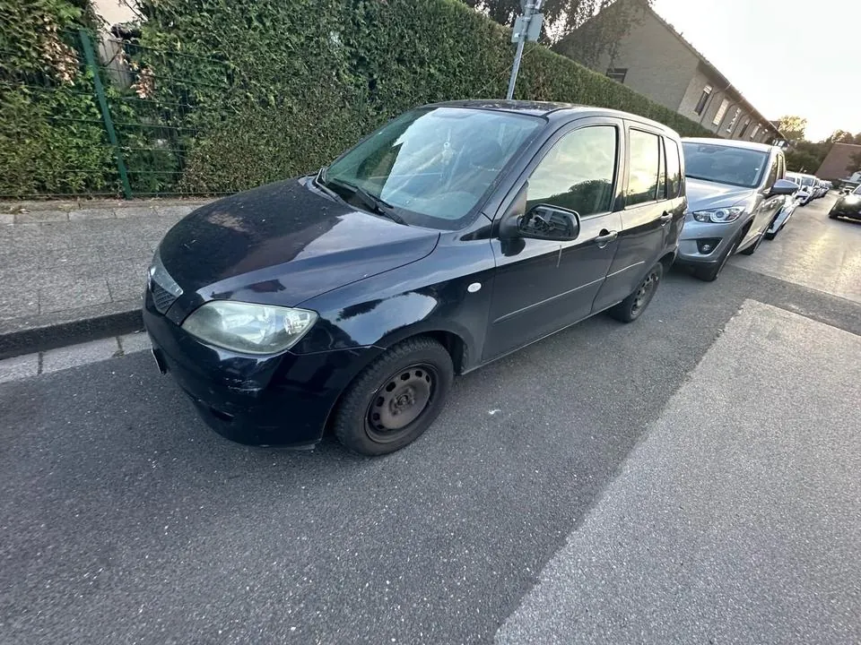 Mazda 2