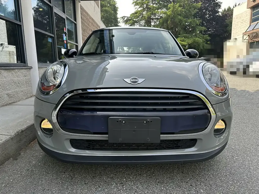 Mini 3 Door 2017 photo 2