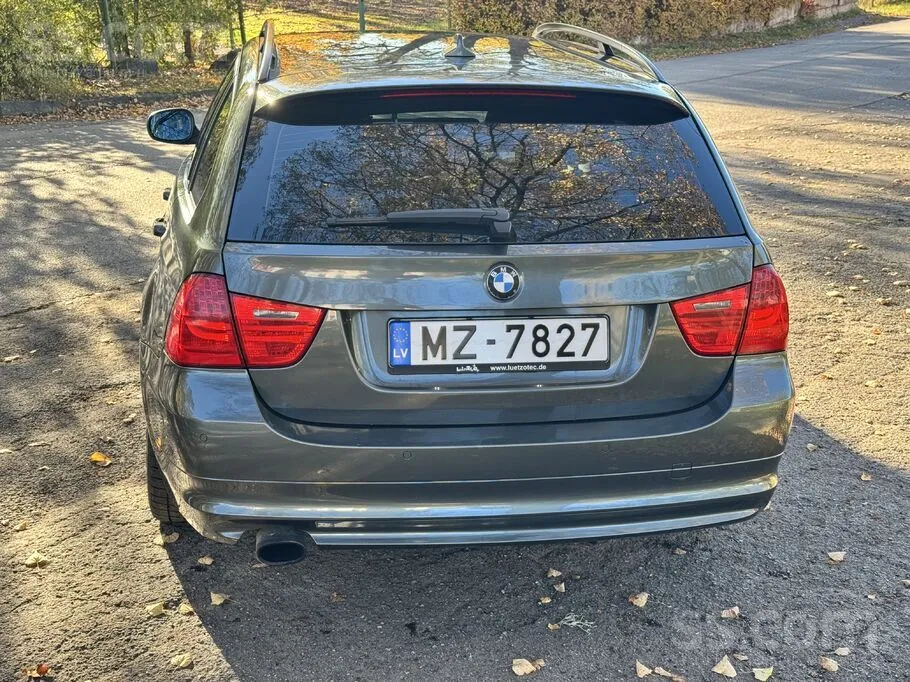 BMW 320D 2009 photo 2