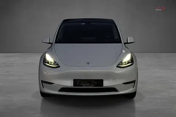 Tesla Model Y 2023 photo 3
