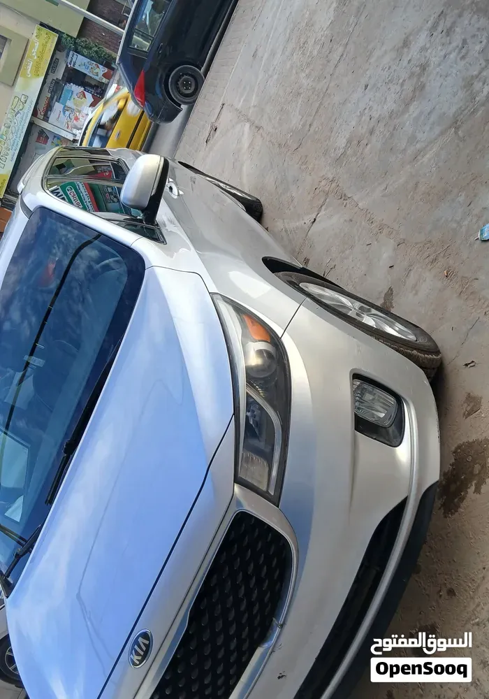 Kia Sedona 2015 photo 2