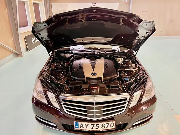 Mercedes-Benz E350 2012 photo 2