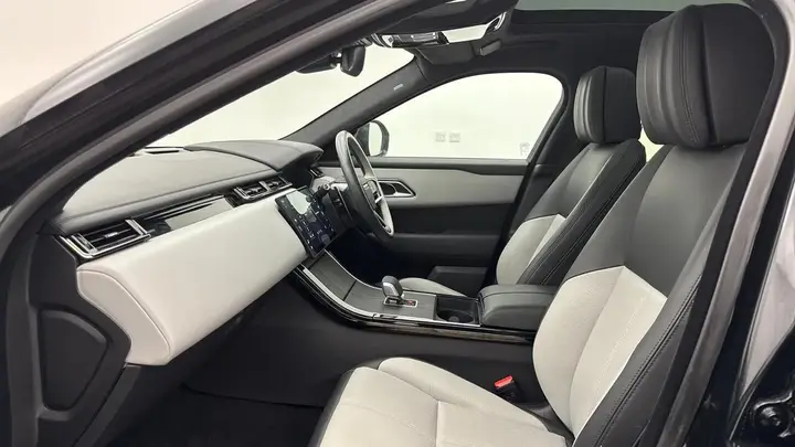 Land Rover Range Rover Velar 2025 photo 3