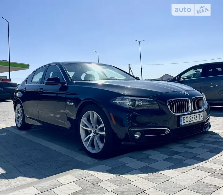 BMW 5 Series 2013 photo 2