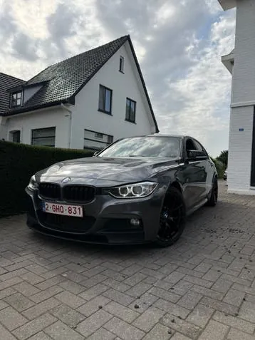 BMW 318I