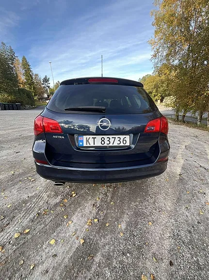 Opel Astra 2012 photo 3