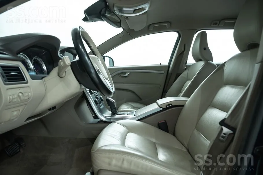 Volvo V70 2012 photo 5