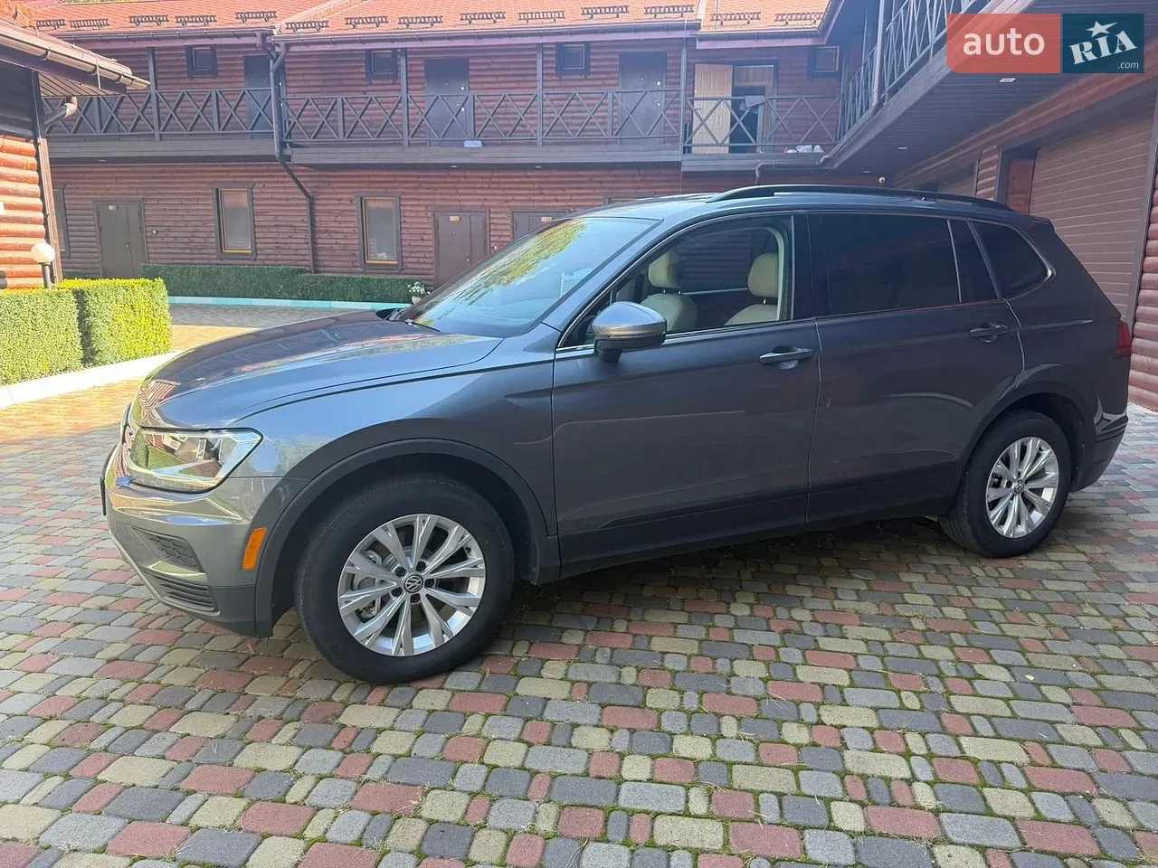 Volkswagen Tiguan 2018 photo 2