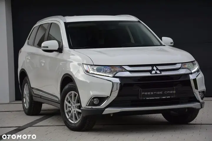 Mitsubishi Outlander 2018 photo 2