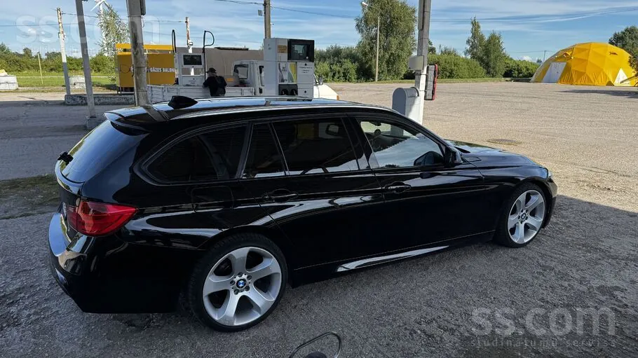 BMW 318 2013 photo 4