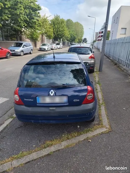Renault Clio 2004 photo 2