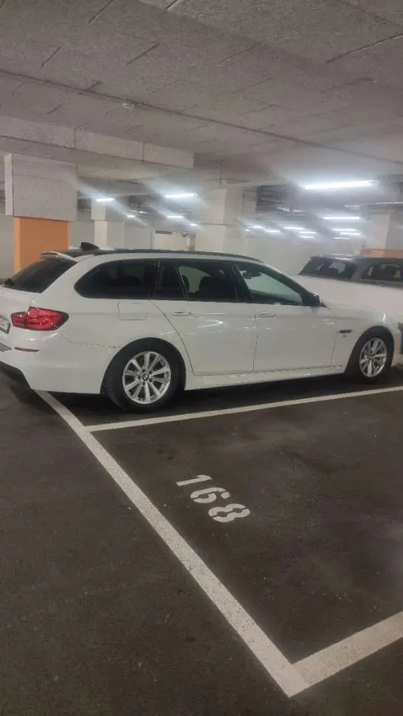 BMW 5 Series 2011 photo 3