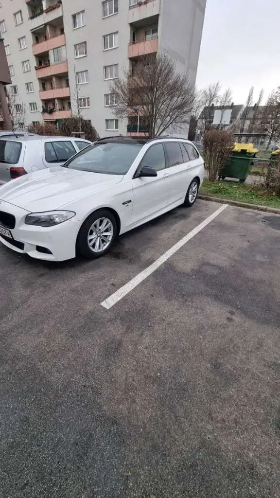 BMW 5 Series 2011 photo 2