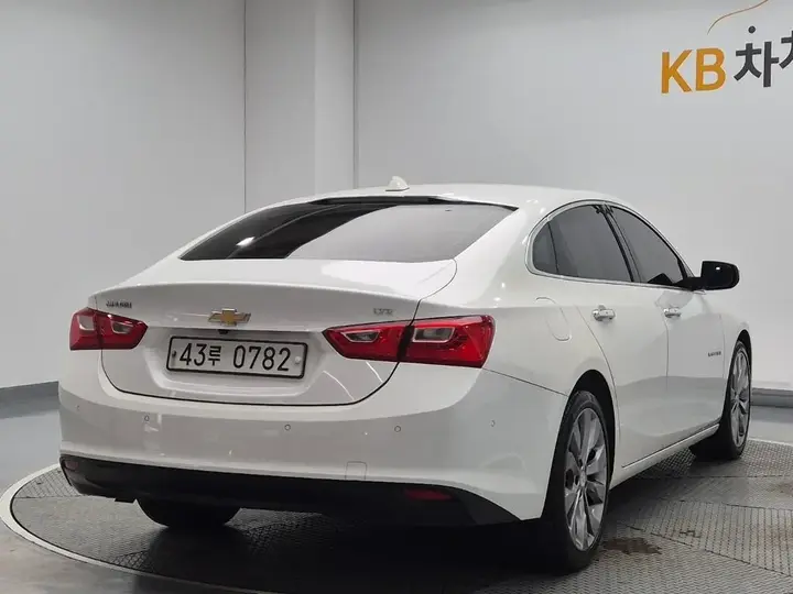Chevrolet Malibu 2017 photo 3