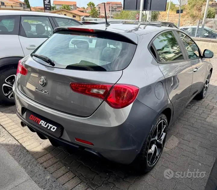 Alfa Romeo Giulietta 2015 photo 3