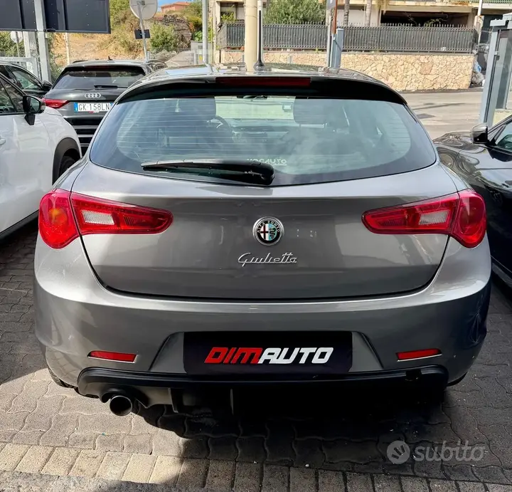 Alfa Romeo Giulietta 2015 photo 4