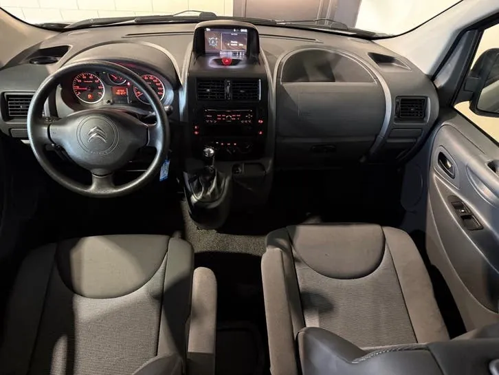 Citroen Jumpy 2014 photo 2