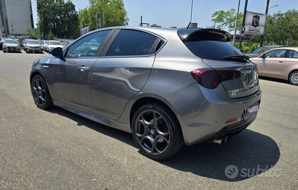 Alfa Romeo Giulietta 2011 photo 3