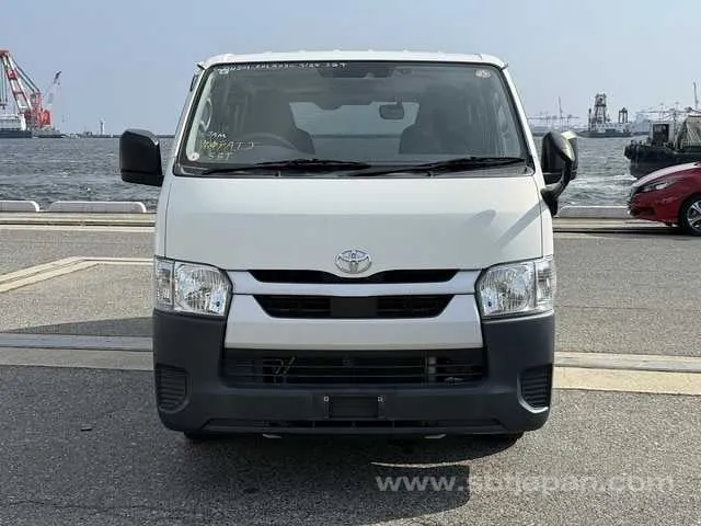Toyota Hiace Van 2020 photo 5