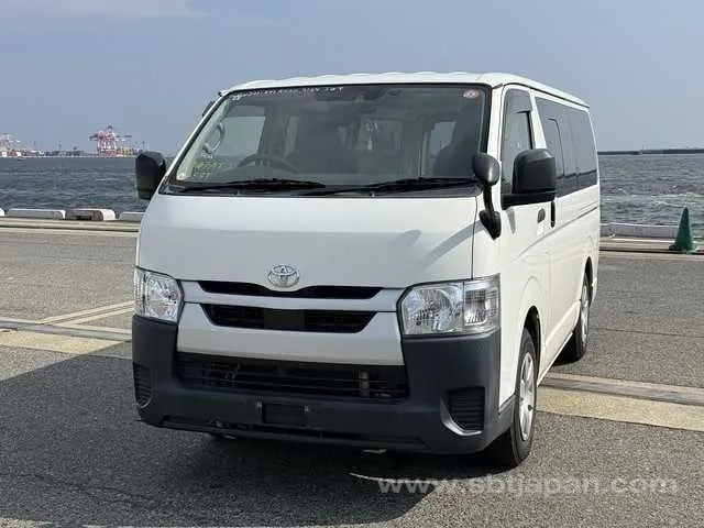 Toyota Hiace Van 2020 photo 2