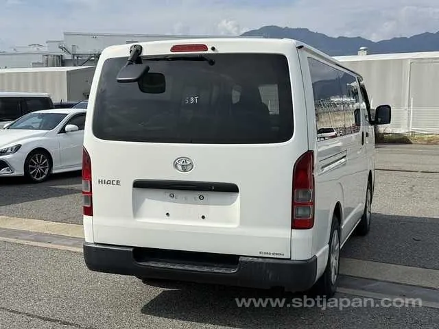 Toyota Hiace Van 2020 photo 4