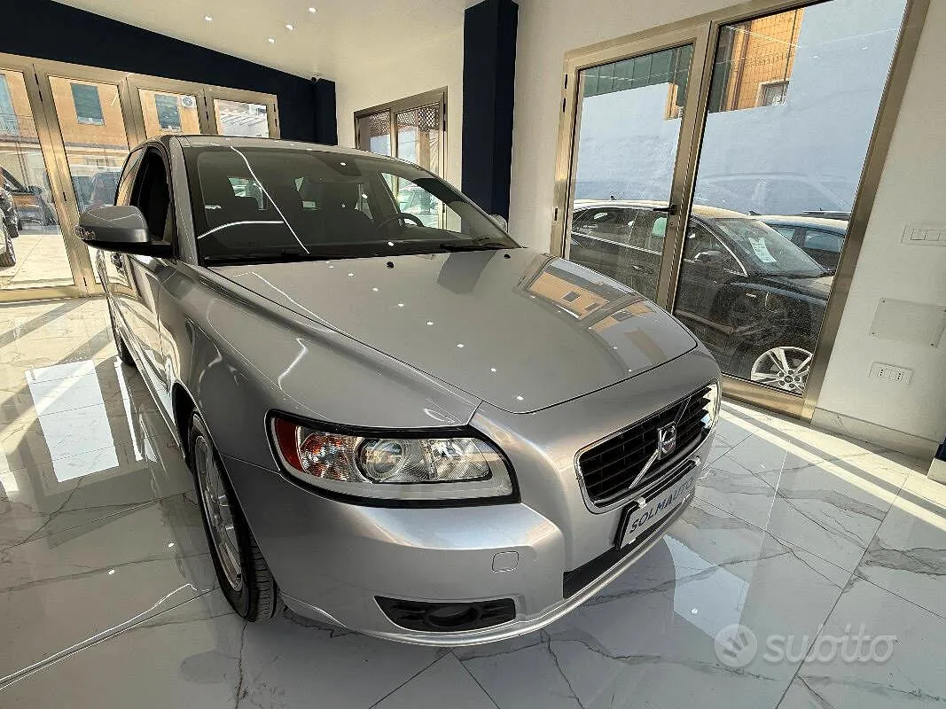 Volvo V50 2010 photo 3