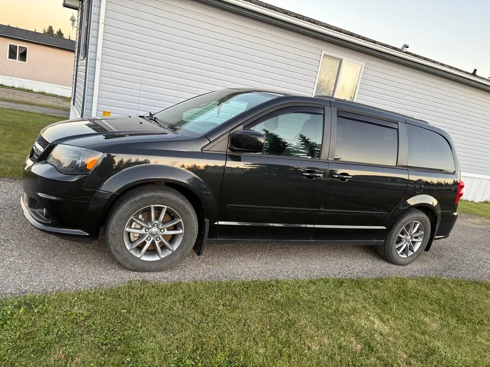 Dodge Grand Caravan 2014 photo 2