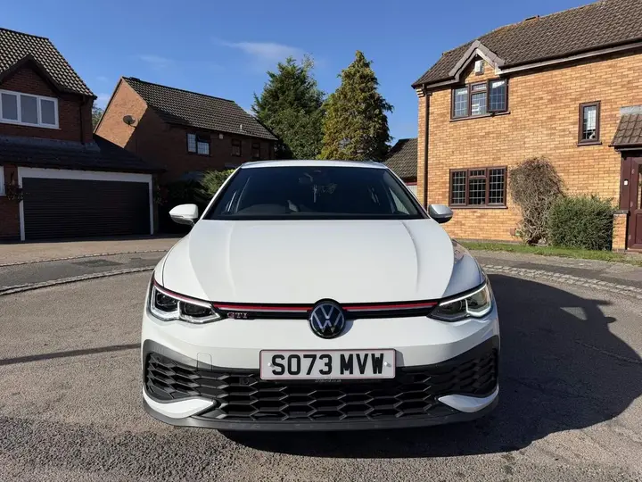 Volkswagen Golf Gti 2024 photo 2