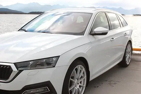 Skoda Octavia 2021 photo 3