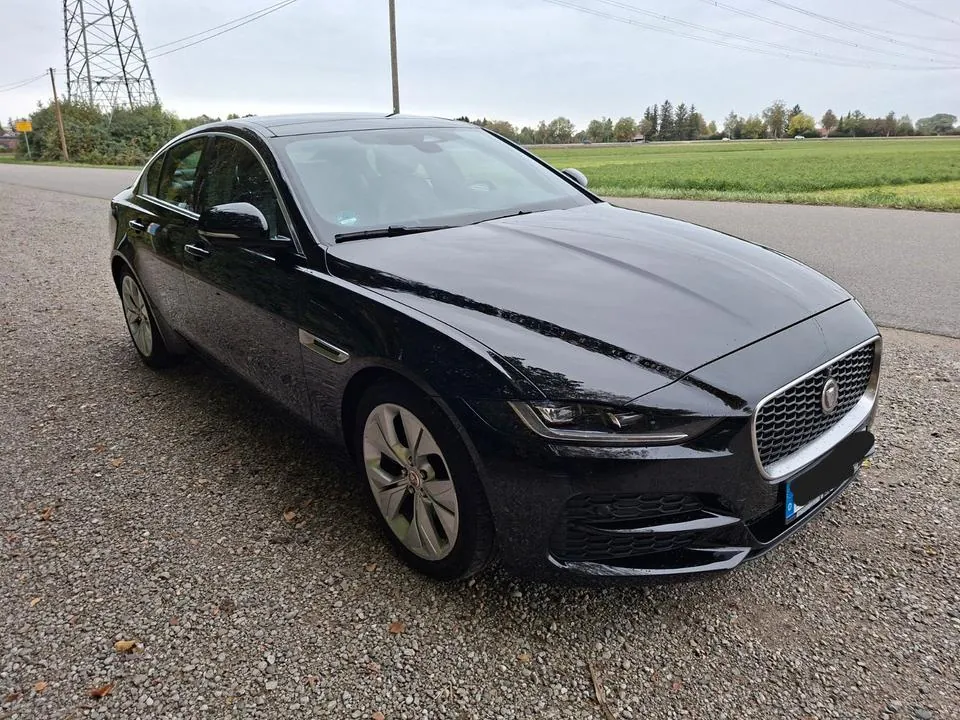Jaguar Xe
