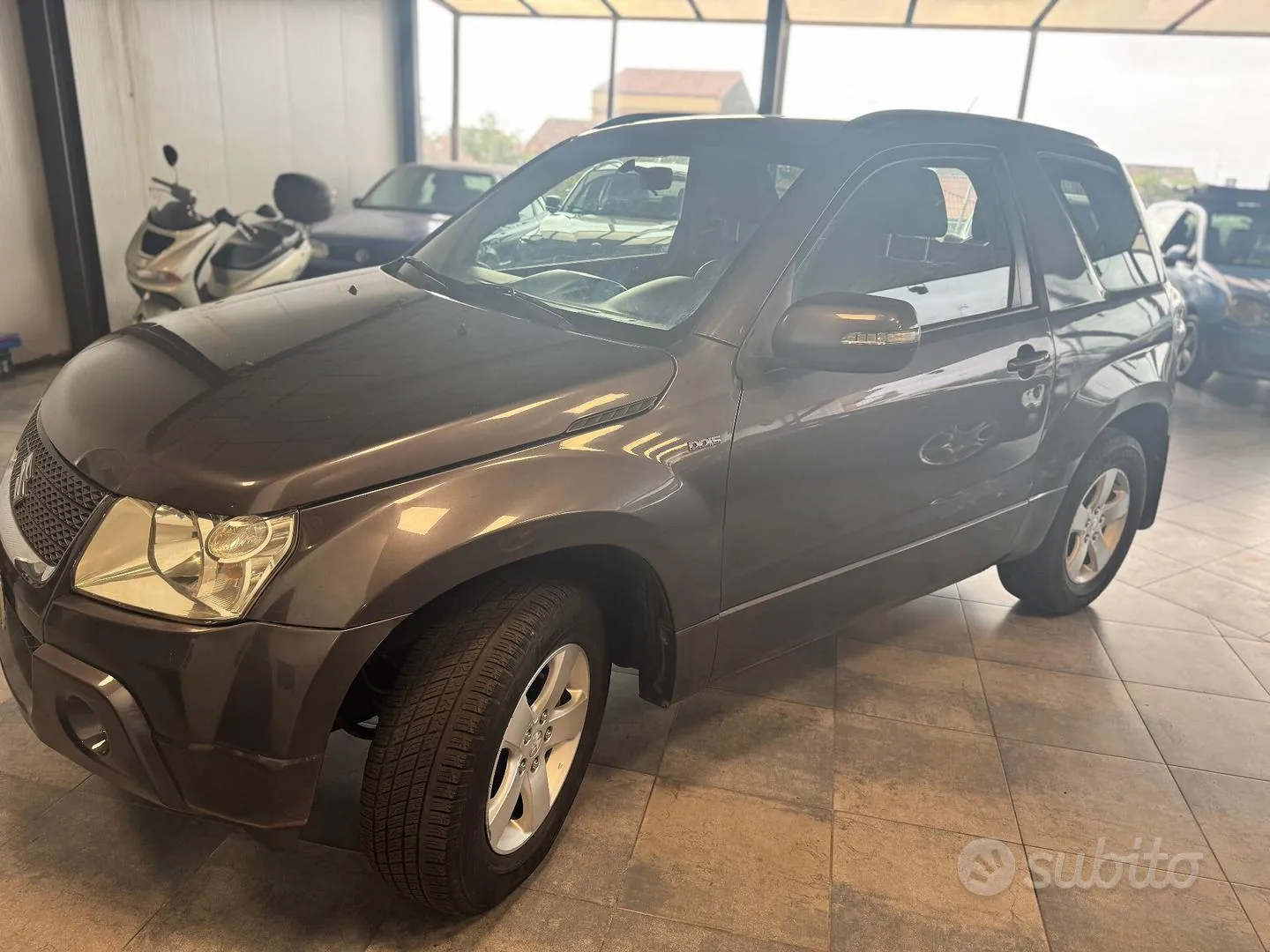 Suzuki Grand Vitara 2011 photo 2