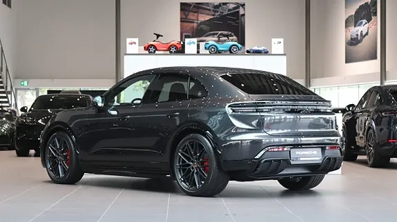 Porsche Macan Gts 2026 photo 2