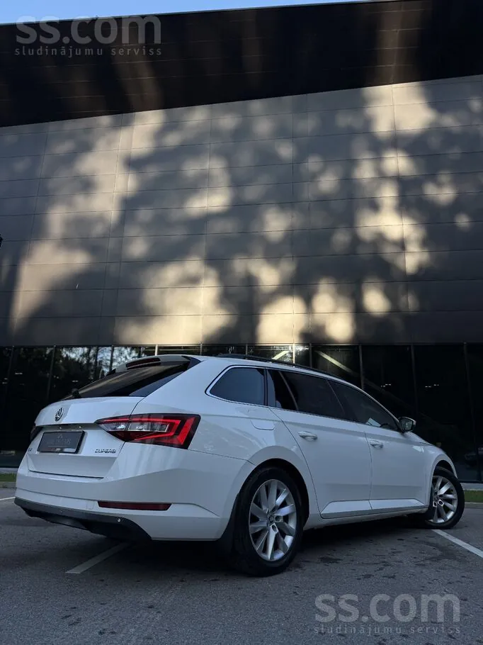 Skoda Superb 2018 photo 4