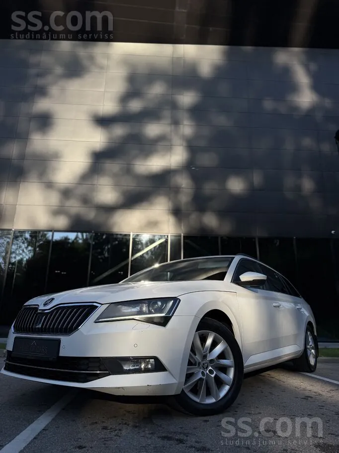Skoda Superb 2018 photo 3