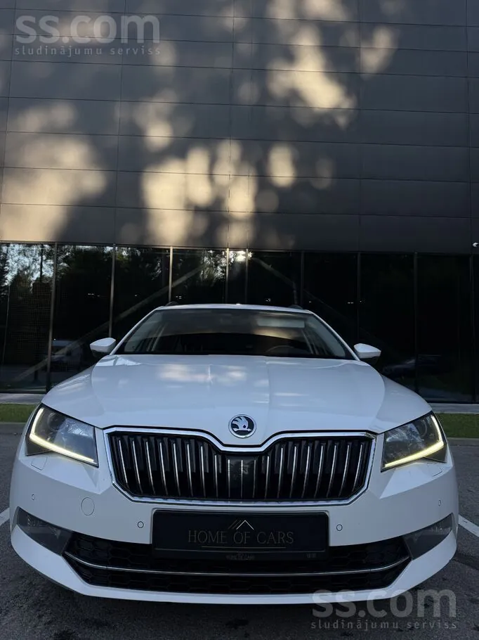 Skoda Superb 2018 photo 5