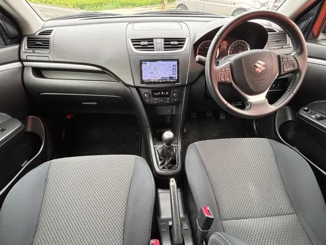 Suzuki Swift 2015 photo 3