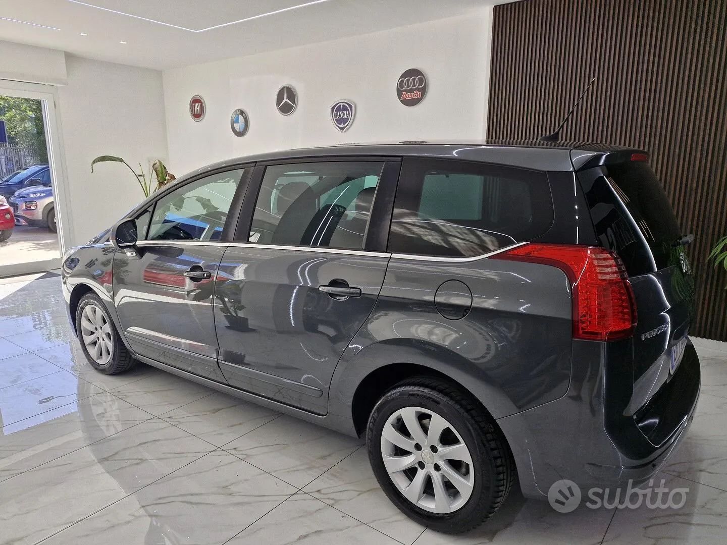 Peugeot 5008 2012 photo 4