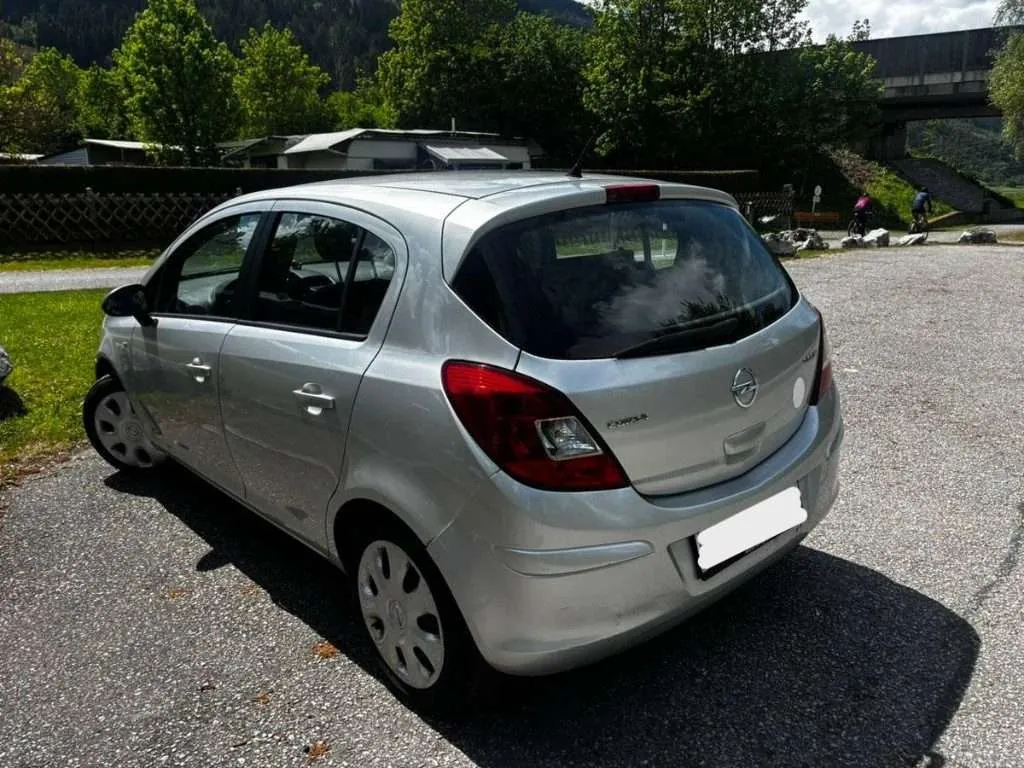 Opel Corsa 2011 photo 5