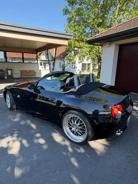 BMW Z4 2004 photo 2