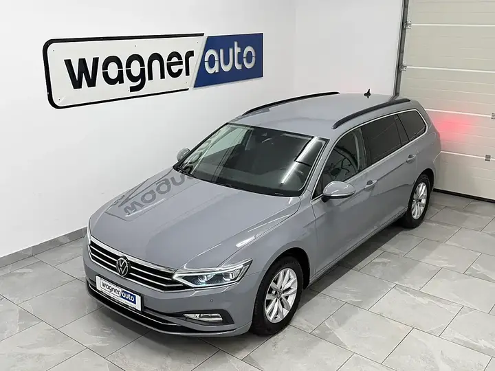 Volkswagen Passat Variant 2023 photo 3