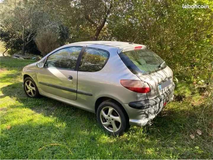 Peugeot 206 2001 photo 2