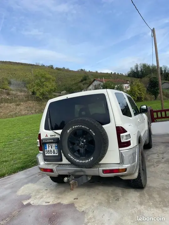 Mitsubishi Pajero 2001 photo 2