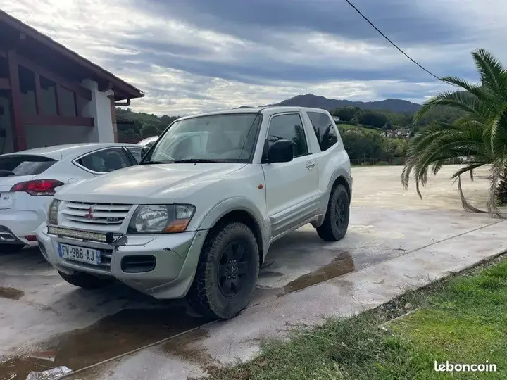 Mitsubishi Pajero 2001 photo 3