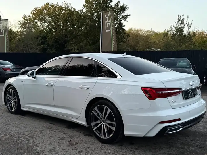Audi A6 2019 photo 2