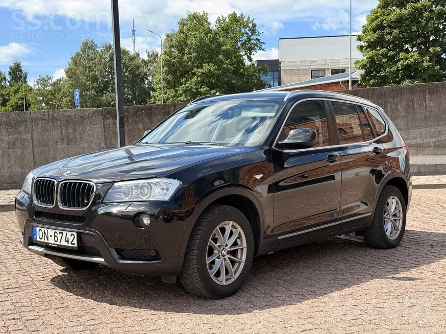 BMW X3 2011 photo 2