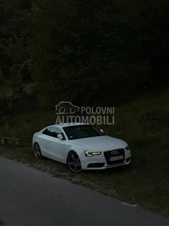 Audi A5 2012 photo 2
