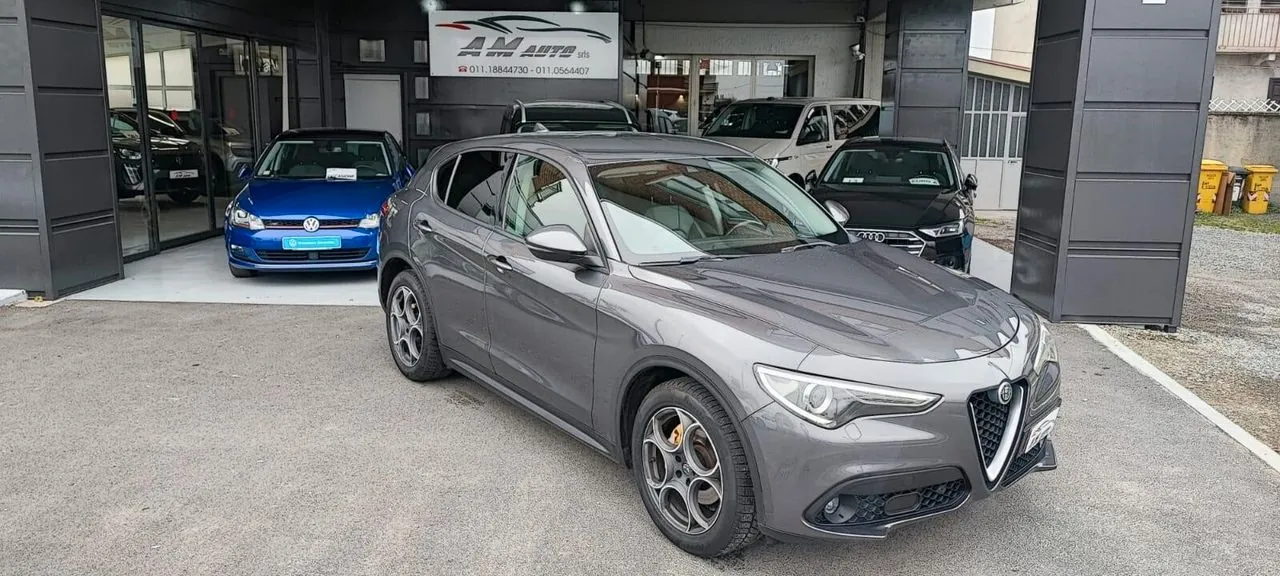 Alfa Romeo Stelvio 2017 photo 2
